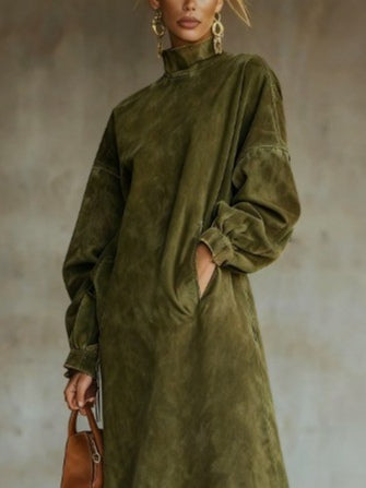 Суede рокля с висока яка